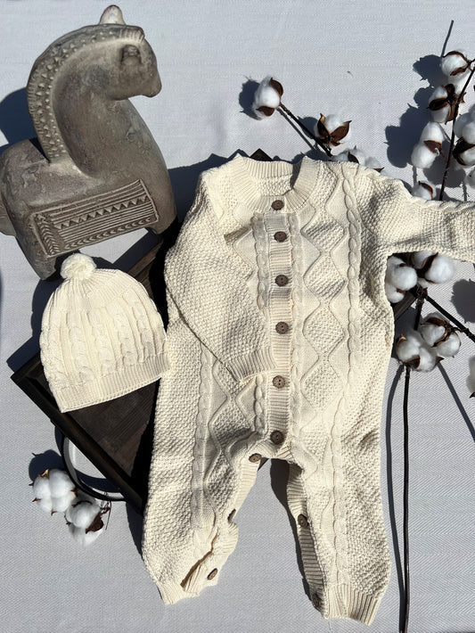 Diamond Pattern Knitted Long Sleeve Button-up Baby Jumpsuit and Hat Set